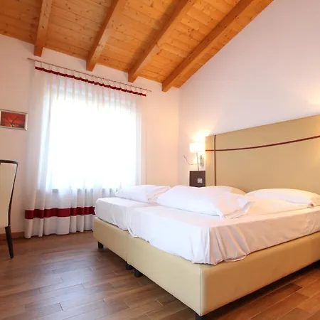 Thai Orchidee Restaurant&rooms 4* Гарда